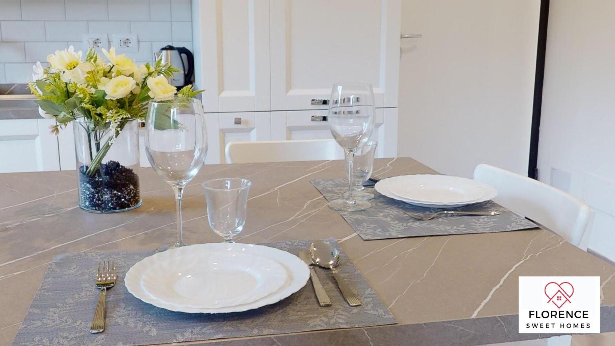 Sonia Apartment With Free Parking By Florence Sweet Homes Bagian luar foto