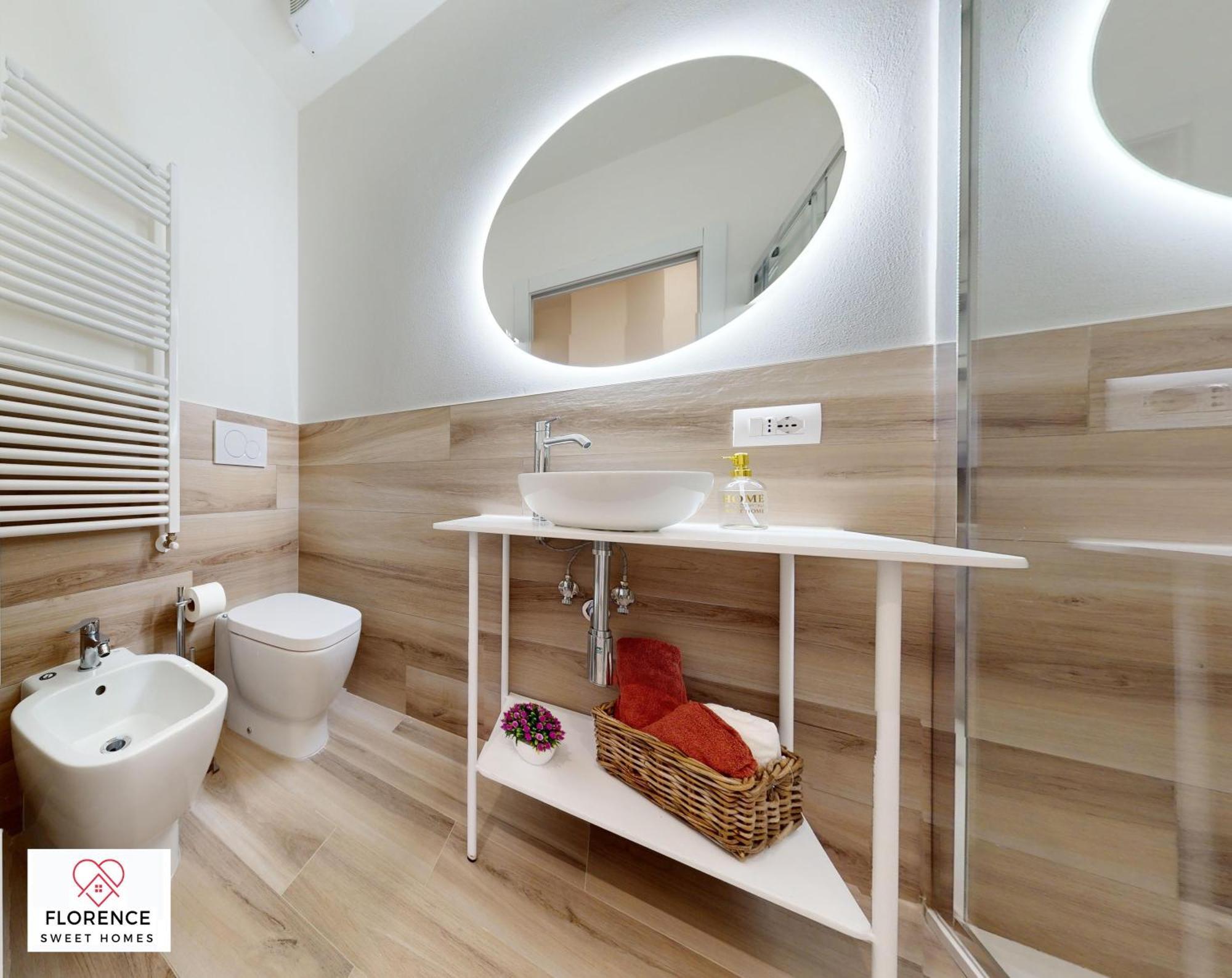 Sonia Apartment With Free Parking By Florence Sweet Homes Bagian luar foto